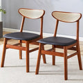 La chaise de salle à manger élégante et durable en bois massif, avec son petit dossier incurvé et son coussin en PU, s'accorde avec n'importe quelle pièce grâce à sa belle forme.